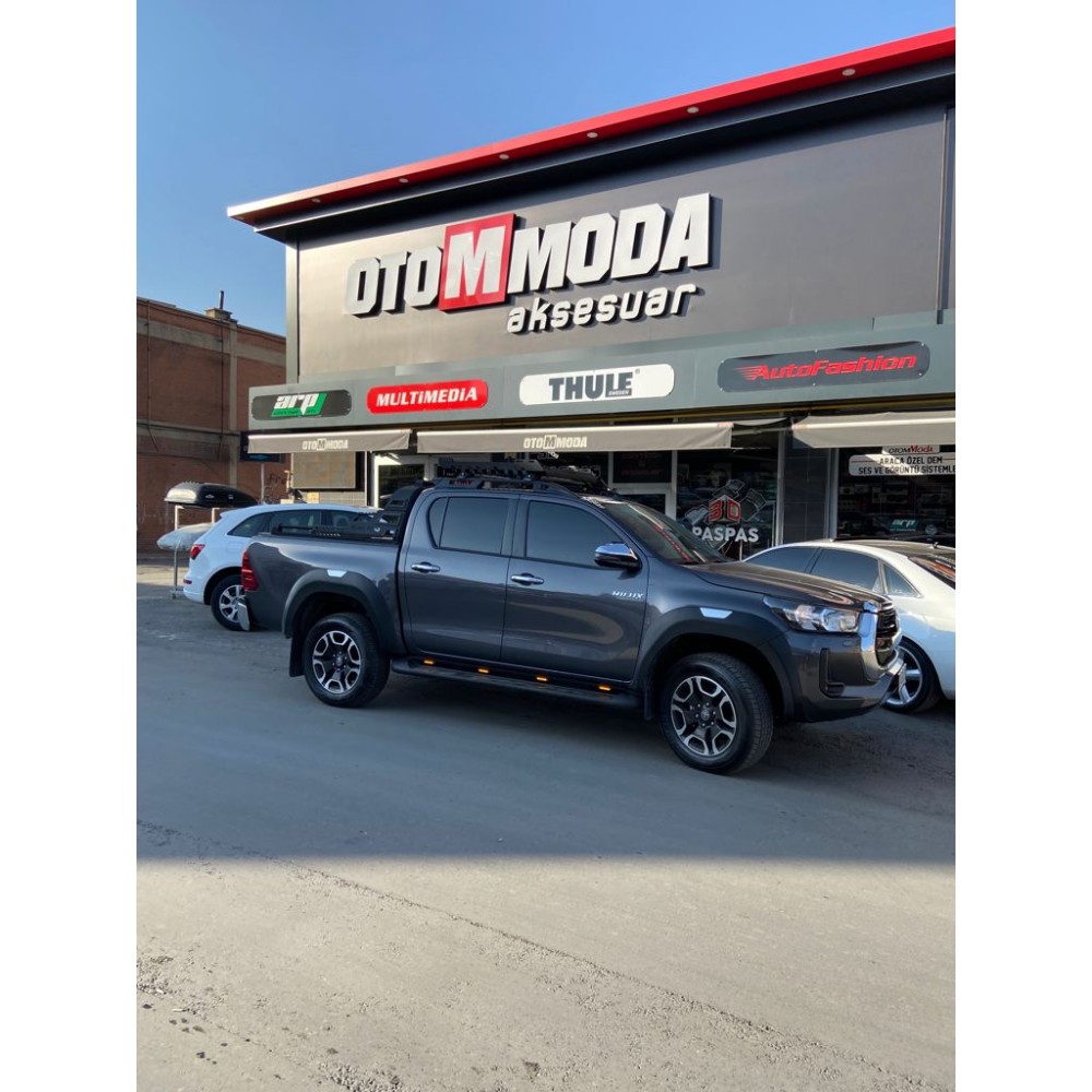 TOYOTA HILUX ARKA TAMPON