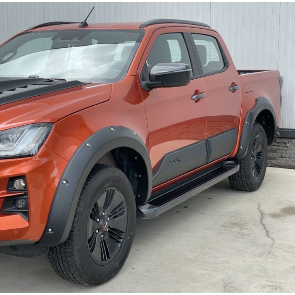 ISUZU D-MAX 2020 ÇIKINTILI CİVATALI ÇAMURLUK KAPLAMA